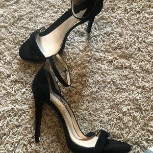 Black Jessica Simpson high heels